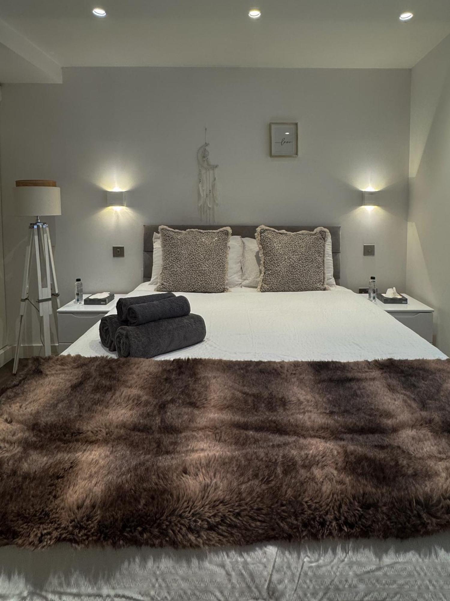 Mayfair 2 Beds Flat Near Bond Street, Opposite Selfridges On Oxford Street ロンドン エクステリア 写真